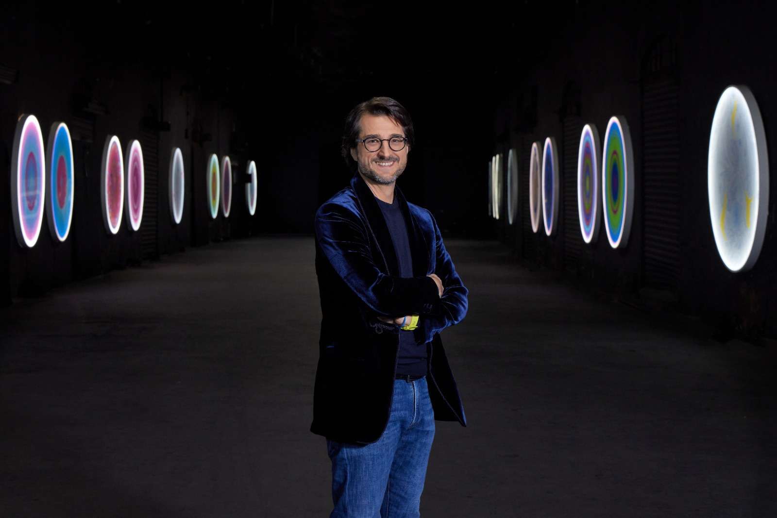 La Metamorfosi Artistica di Stefano Simontacchi: Dall’Avvocatura all’Arte Sciamanico-Spirituale
