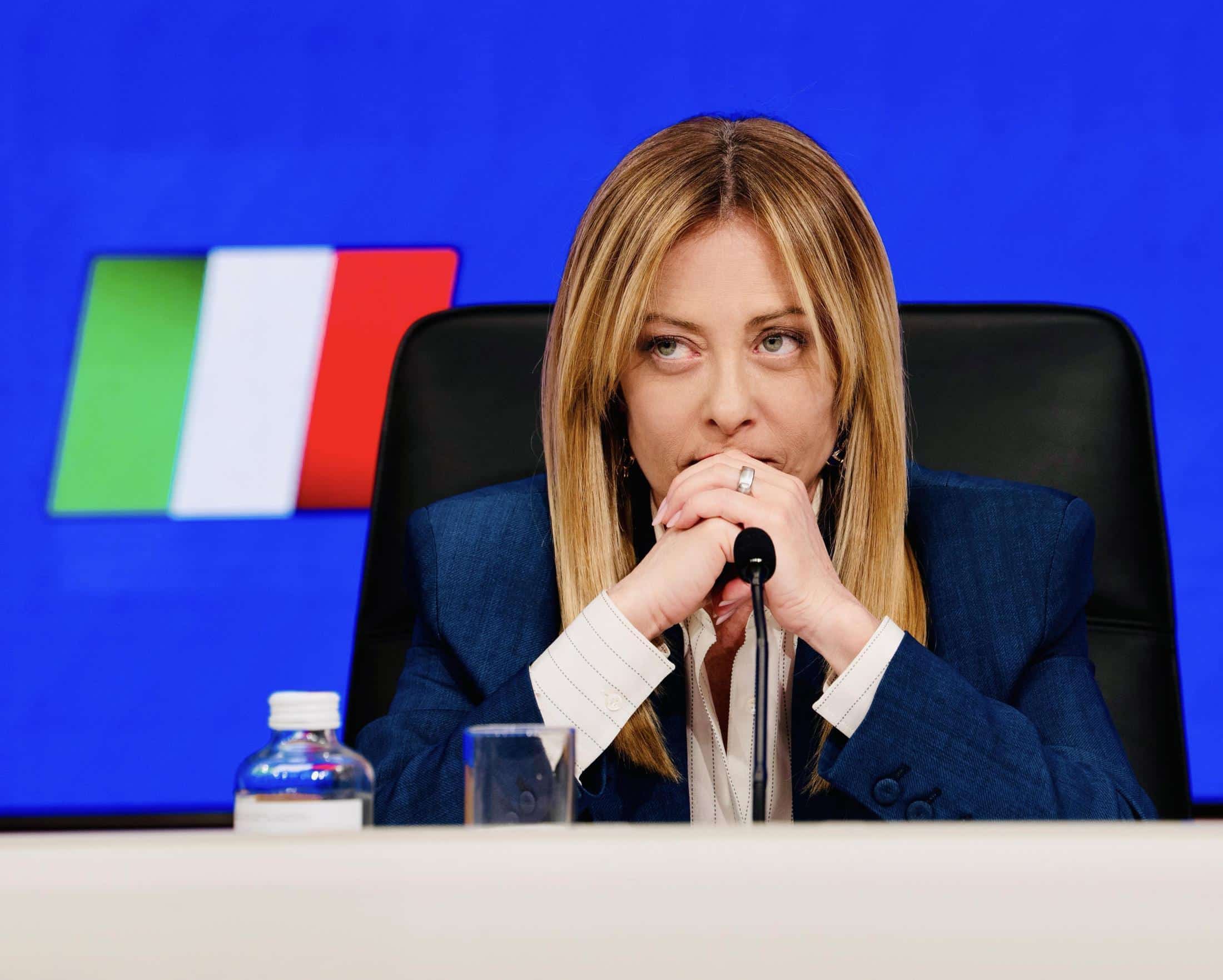 Meloni: “Hormuz va riaperto senza pedaggi”. L’Italia pronta a contribuire alla sicurezza della navigazione