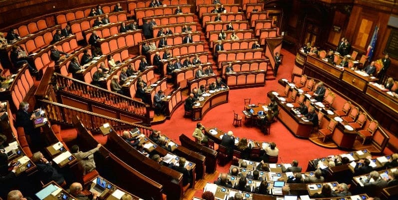 Spese Nato e caro energia, la maggioranza cancella il riferimento al 5% del Pil dalla mozione