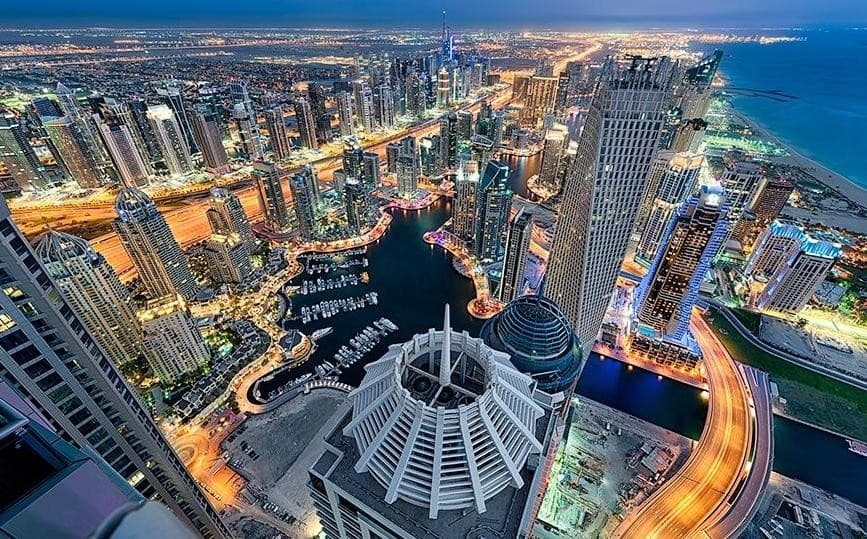 "Stargate UAE", il mega datacenter per l'IA in Medio Oriente, entrerà in funzione nel 2026