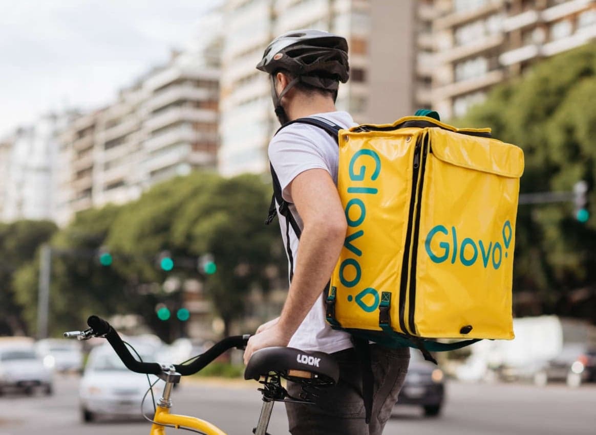 Trasparenza degli algoritmi: il Tribunale di Milano ordina a Glovo di rivelare come assegna le consegne