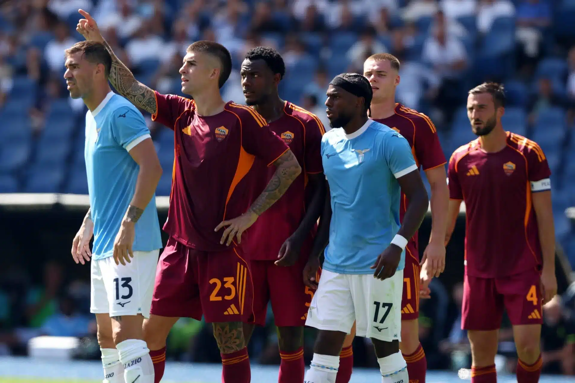Roma-Lazio si giocherà domenica alle 12