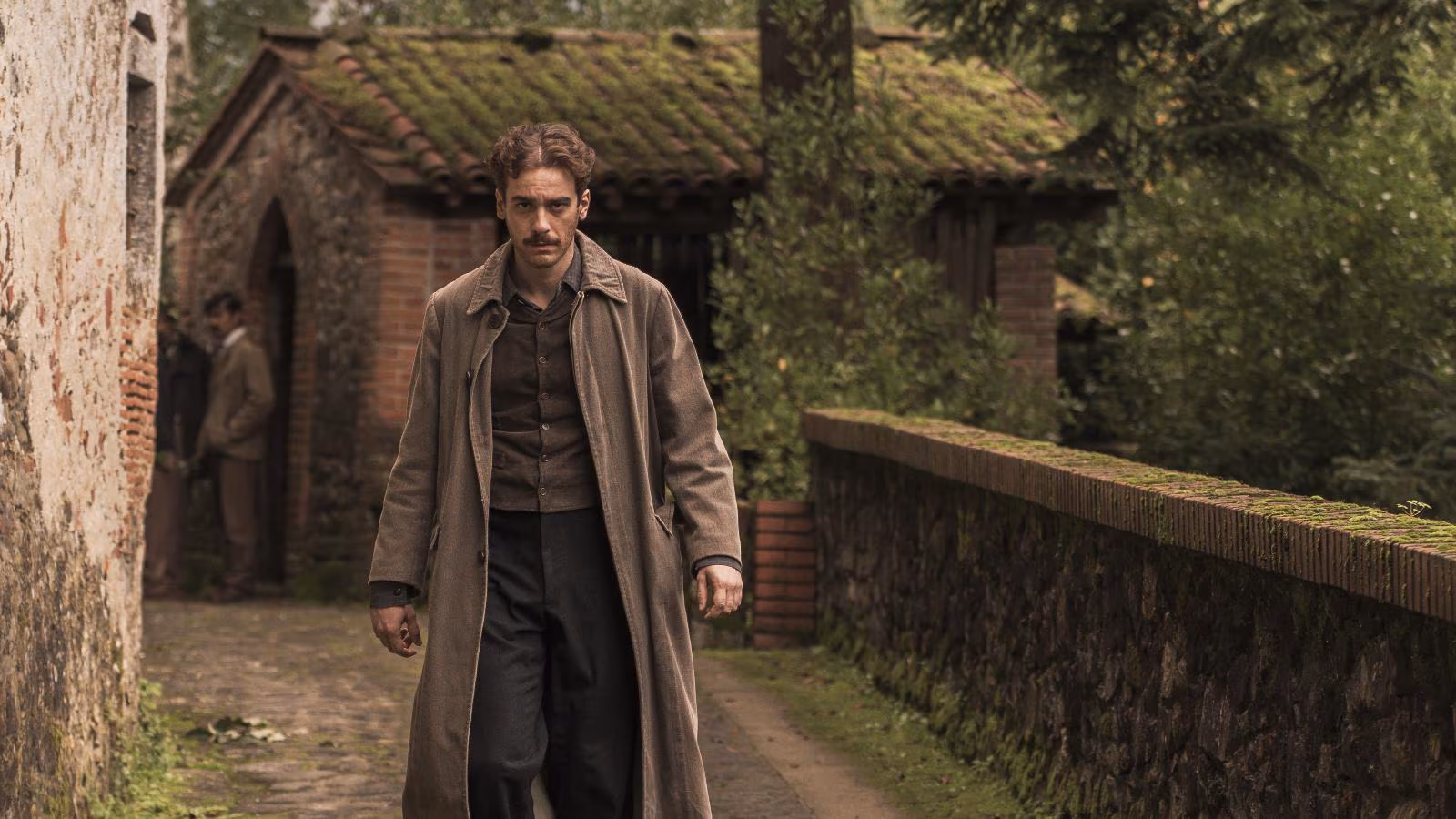 Zvanì, il film su Giovanni Pascoli di Giuseppe Piccioni debutta su Rai 1