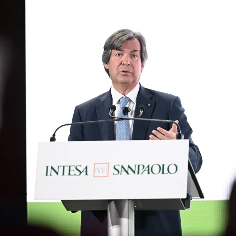 Intesa Sanpaolo avvia il nuovo piano al 2029 con il miglior trimestre di sempre