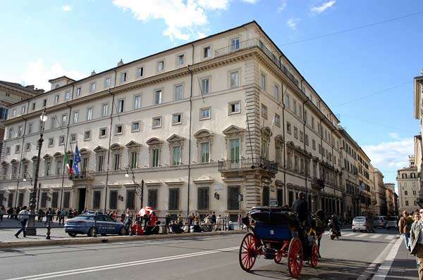 IL BIGNAMI DEL DECRETO RILANCIO