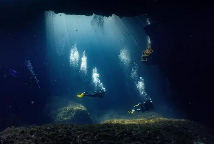 Maldive. La procura di Roma ha aperto inchiesta, recuperati i corpi di due dei quattro sub italiani morti durante un'immersione