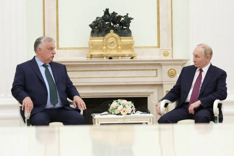 Orban fa visita a Putin: “Non ho un mandato e non sono in veste di rappresentante dell’Ue”