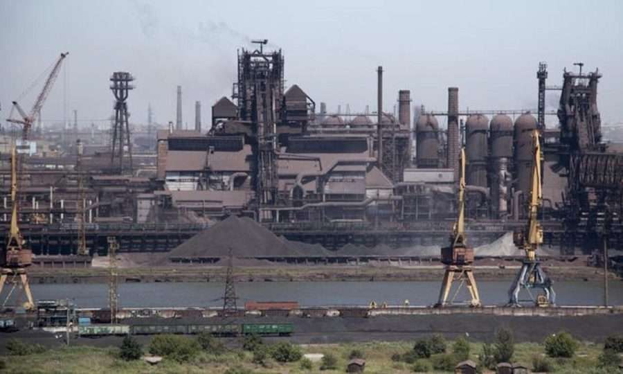 Ucraina: Evacuati i primi civili dall’acciaieria Azovstal, Mosca viola lo spazio aereo di Danimarca e Svezia