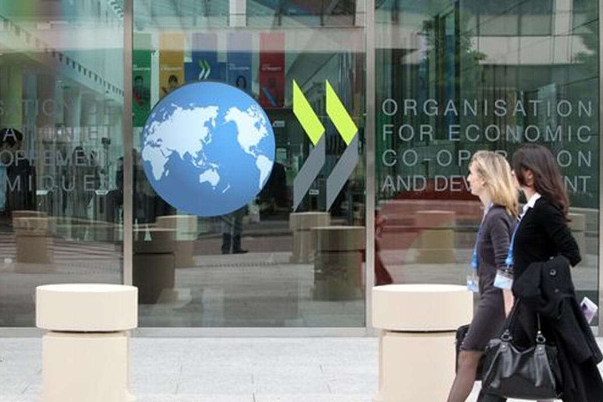 OCSE sull’Italia: “Tassare più i redditi da patrimonio e meno il lavoro dipendente, pensioni troppo alte”