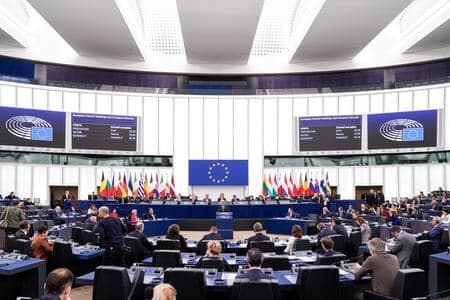 Riarmo europeo, si dal PE alla risoluzione della Commissione