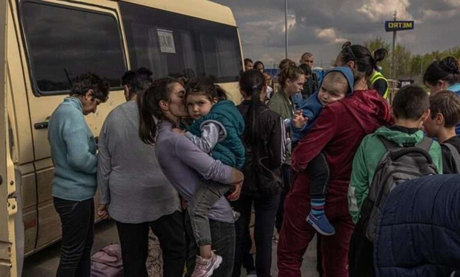 Ucraina: Evacuati tutti i civili da Azovstal, Nato: “L’Alleanza non accetterà l’annessione della Crimea”