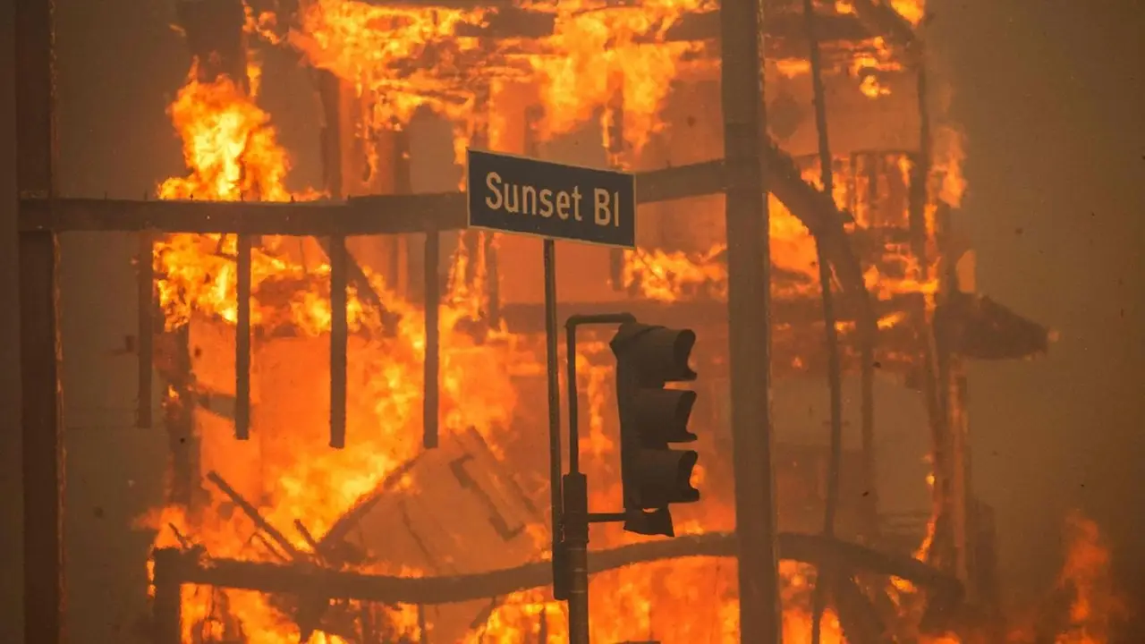 Los Angles in fiamme: 10 morti e 180mila evuacuati