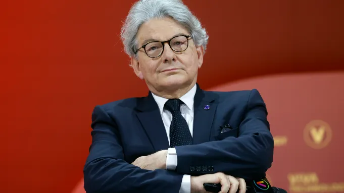 Breton lascia la Commissione Ue e accusa von der Leyen: “Governance discutibile”