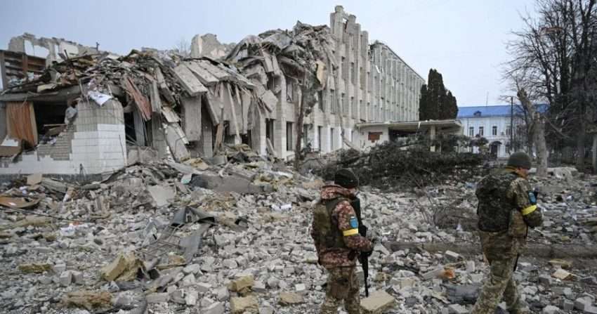 Ucraina: Kiev: “Nessun ritiro su vasta scala da Kiev e Chernihiv”, colloquio tra Putin e Draghi