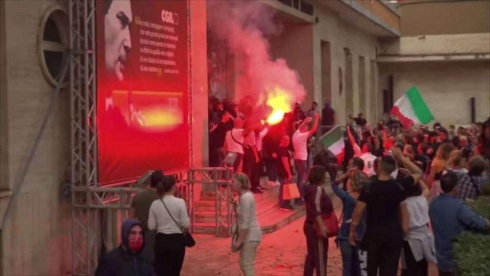 Manifestazioni No Green Pass: il Viminale valuta stretta sui cortei, Pd e Leu presentano proposte di sciolglimento di FN