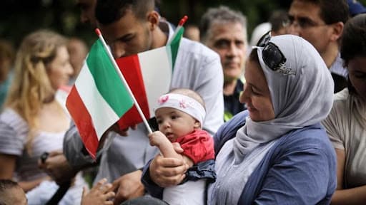 Ius soli, scholae e culturae, FI apre alle proposte ma per la Lega: “La legge sulla cittadinanza va bene così”
