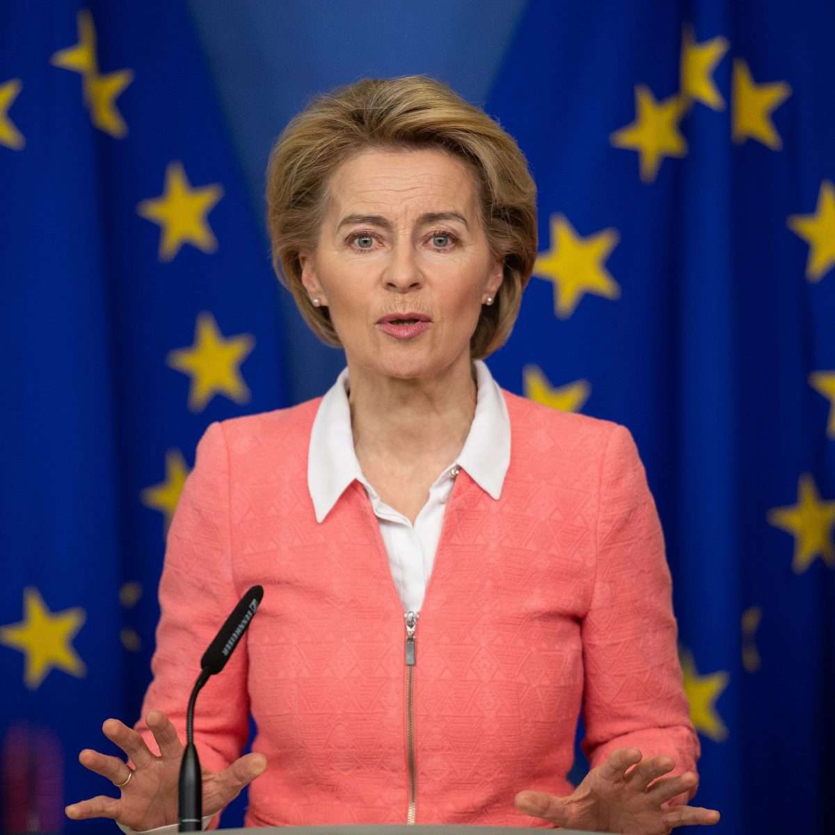 Immigrazione, l'Ue si prepara alla stretta: aumentare i rimpatri