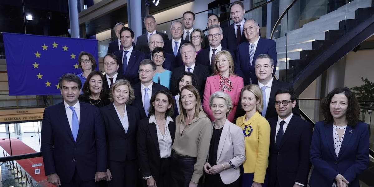 Via libera alla nuova Commissione guidata da von der Leyen