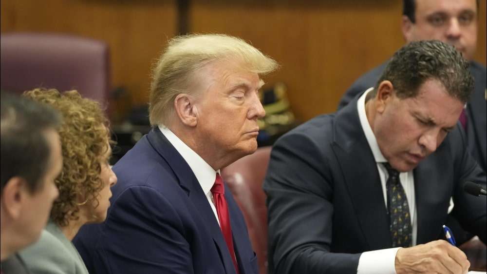Usa, il giudice obbliga Trump al silenzio: “Sono pronto a imporre una pena detentiva”