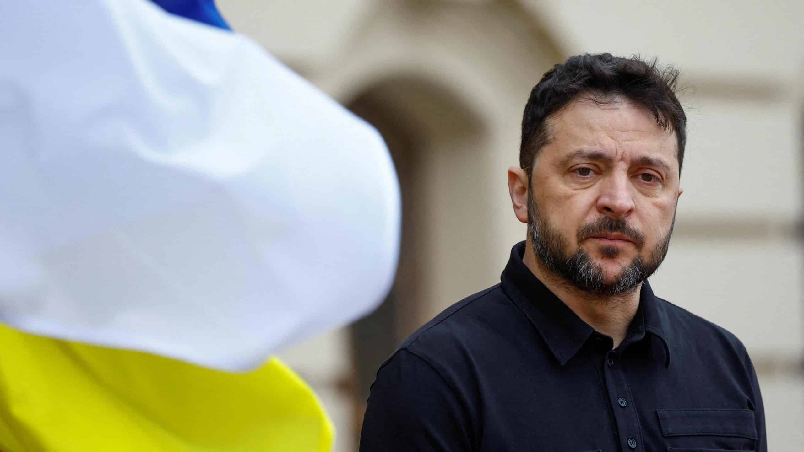 Ucraina, cala il sostegno a Zelensky: solo il 20% lo voterebbe oggi