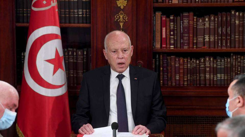 Tunisia, preoccupante svolta autoritaria: Saied licenzia venti alti funzionari