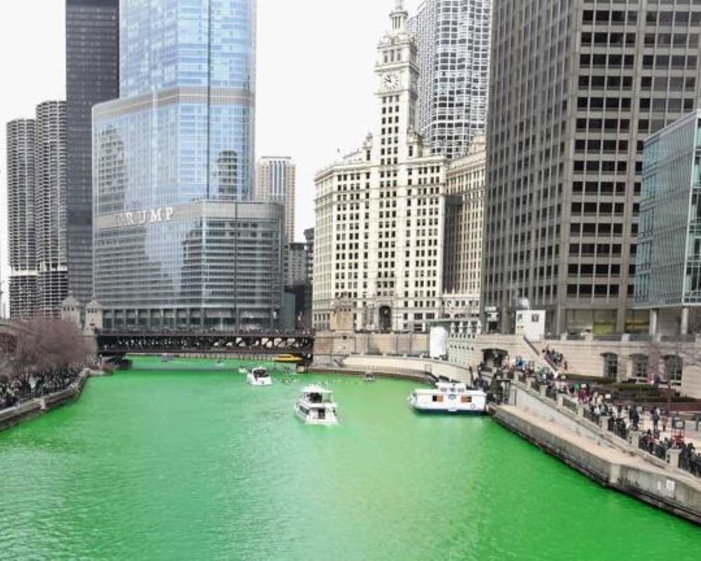 Chicago, tra le location piú iconiche del mondo per San Patrick Day con lo spettacolo del fiume che si tinge di verde