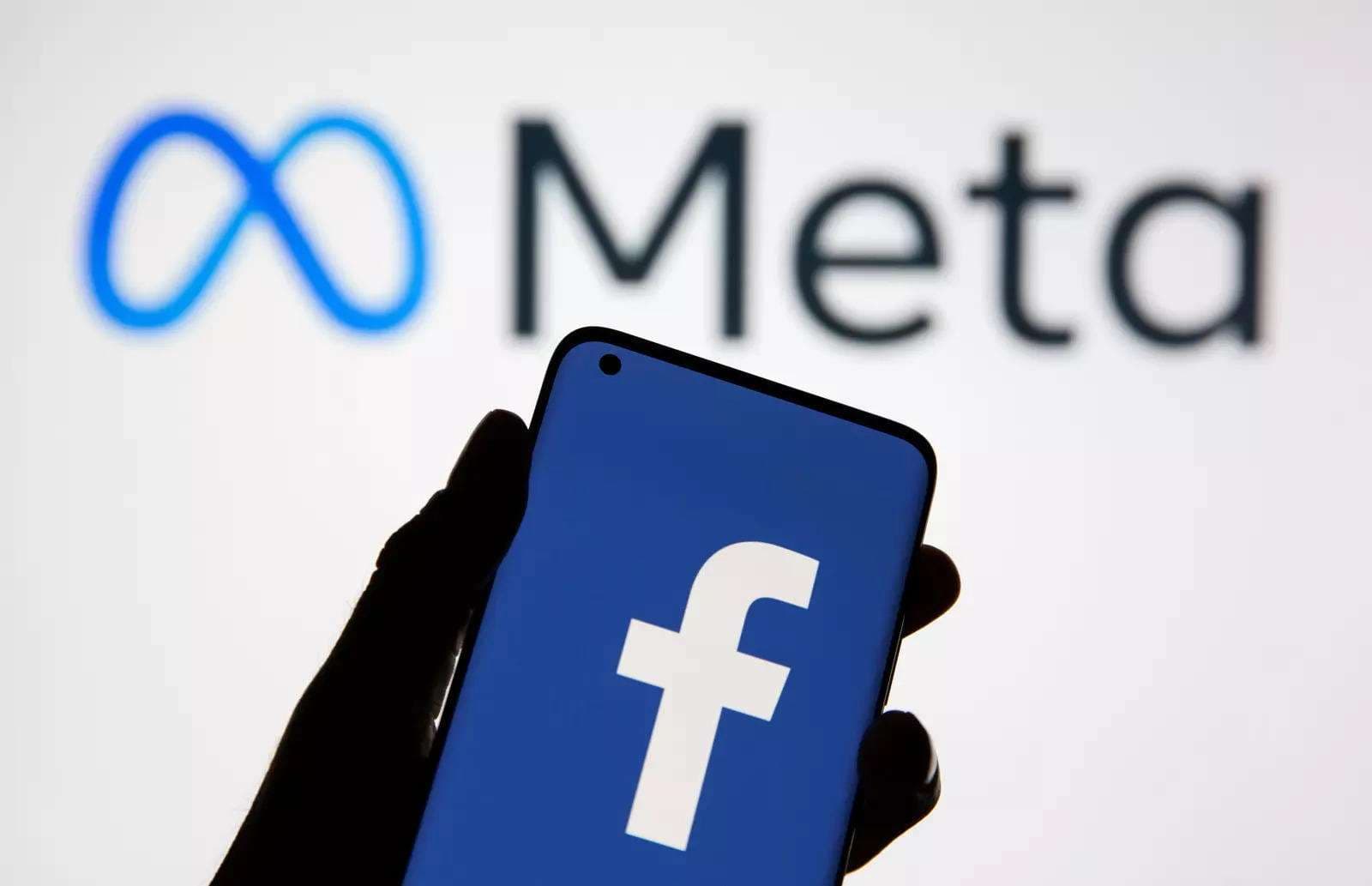 Facebook e Instagram in down, la causa dell’interruzione non è nota