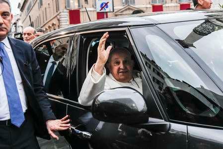 Il Papa ci ricasca:  a porte chiuse parla dinuovo di “frociaggine” in Vaticano