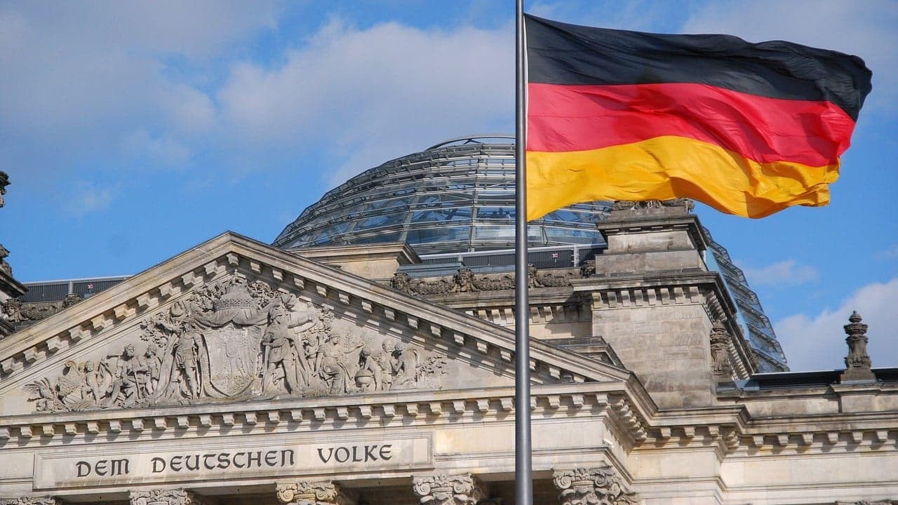 Germania domenica al voto anticipato, l'ombra inquietante dell'estrema destra