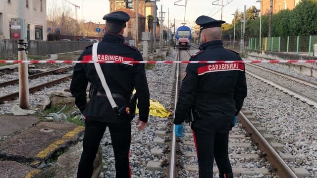 Incidente ferroviario, morto l'operaio Attilio Franzini investito da un Intercity