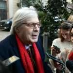 Europee, Vittorio Sgarbi si candida con Fdi: “Decisione presa dai vertici del partito”
