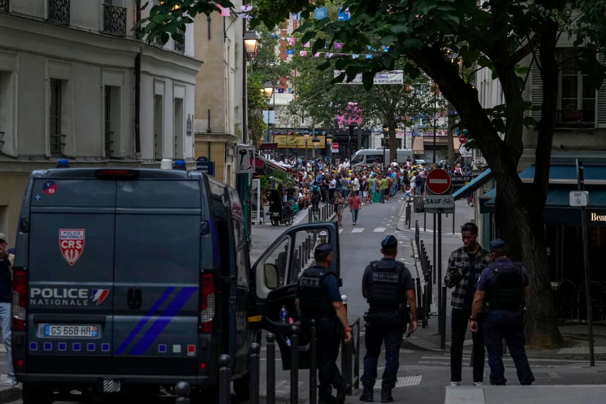 Francia.  Attacco alla sinagoga di La Grande-Motte, ferito un poliziotto