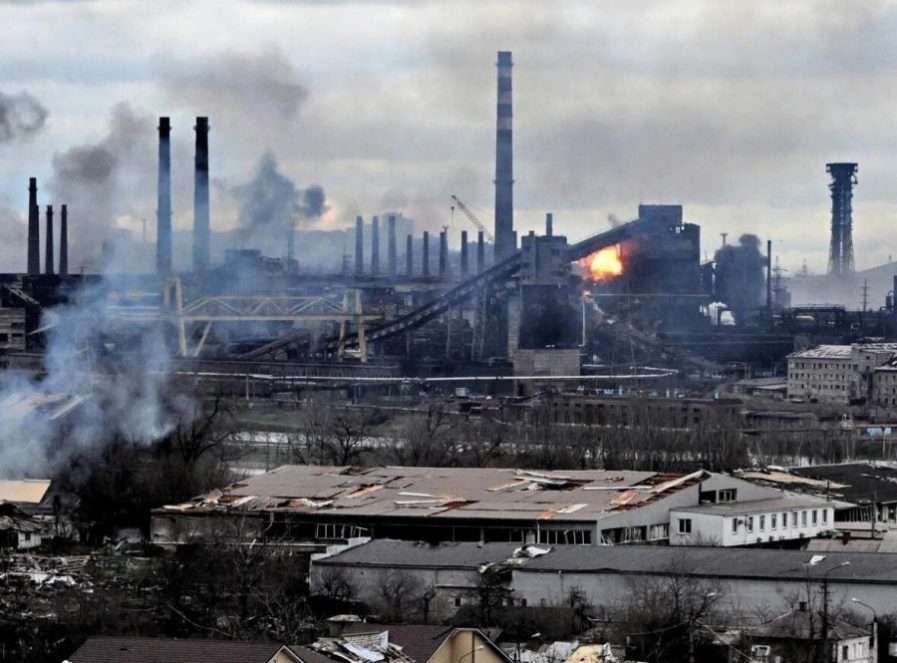 Ucraina: scaduto il termine concesso da Mosca per deporre le armi a Mariupol, la Russia testa un nuovo potentissimo missile