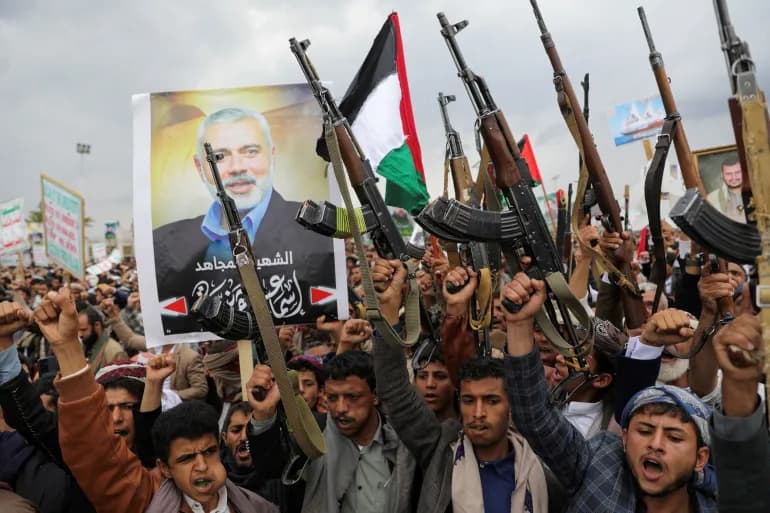 Usa: “Teheran si prepara ad attaccare”, Biden telefona gli Alleati: “Iran si astenga dall’attaccare Israele”