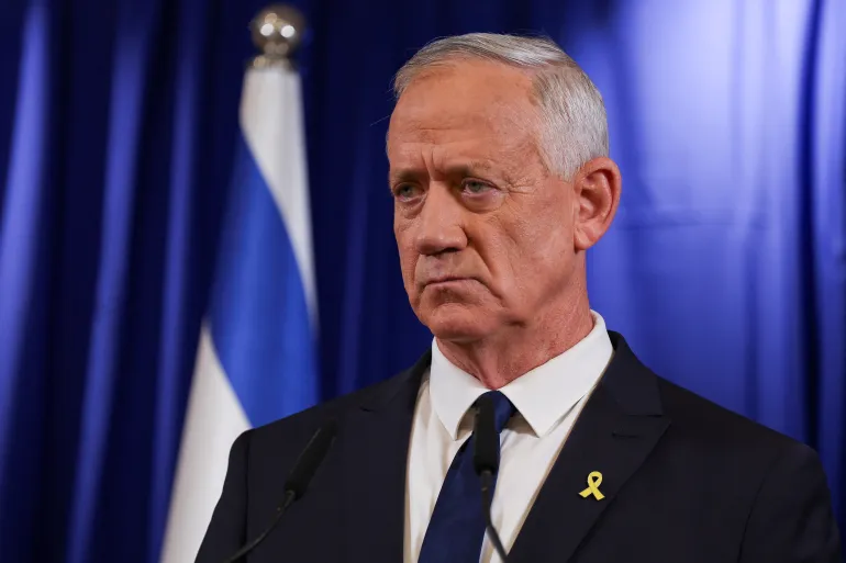 Benny Gantz si è dimesso dal gabinetto di guerra, l’organo decisionale dell’offensiva a Gaza