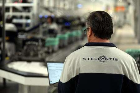 Stellantis, lo stabilimento Mirafiori resterà chiuso per il mese di maggio: a casa 2200 dipendenti