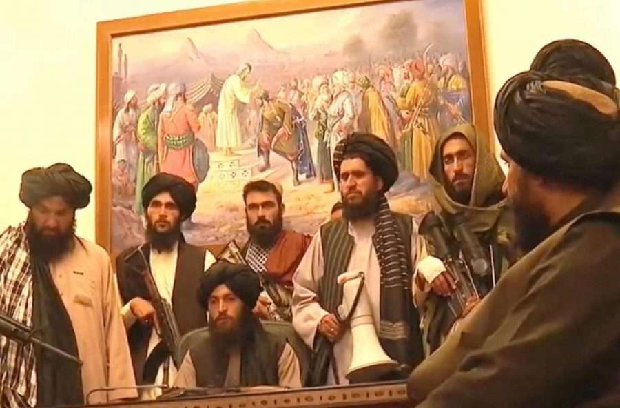 Afghanistan , Kabul è nelle mani dei talebani: la disperata fuga dal paese