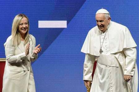 Meloni: “Papa Francesco parteciperà alla sessione del G7 sull’intelligenza artificiale”