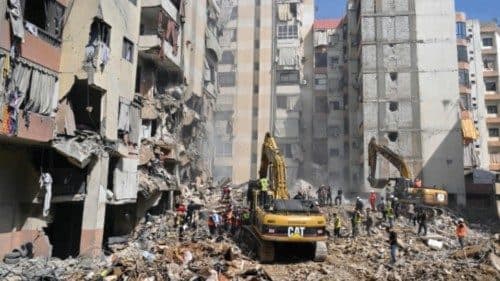 Pioggia di missili su Beirut, colpito il quartier generale dell’organizzazione: l’obiettivo era Nasrallah