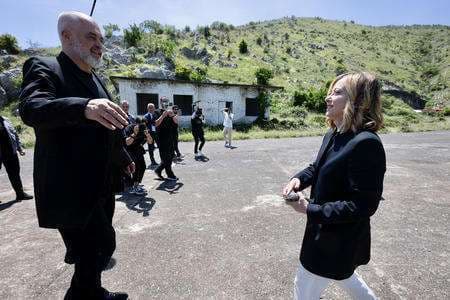 Meloni in Albania, in nuovi centri d’accoglienza saranno attivi dal 1 agosto 2024