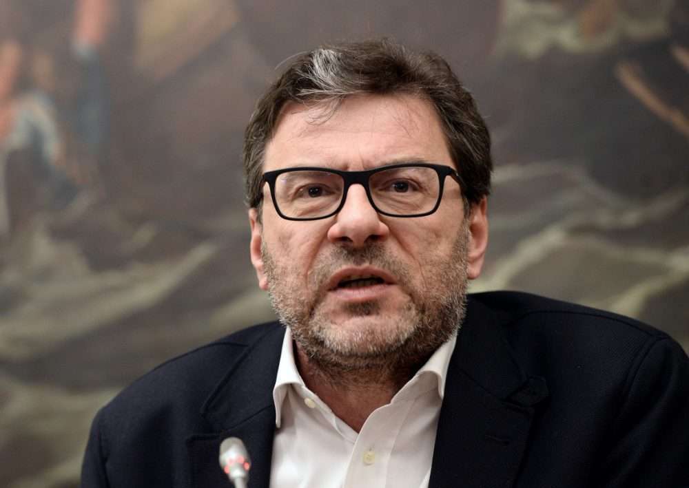 Manovra, tempi stretti e necessità di risorse. Tra le misure: flat tax, revisione del Rdc e revisione del Superbonus