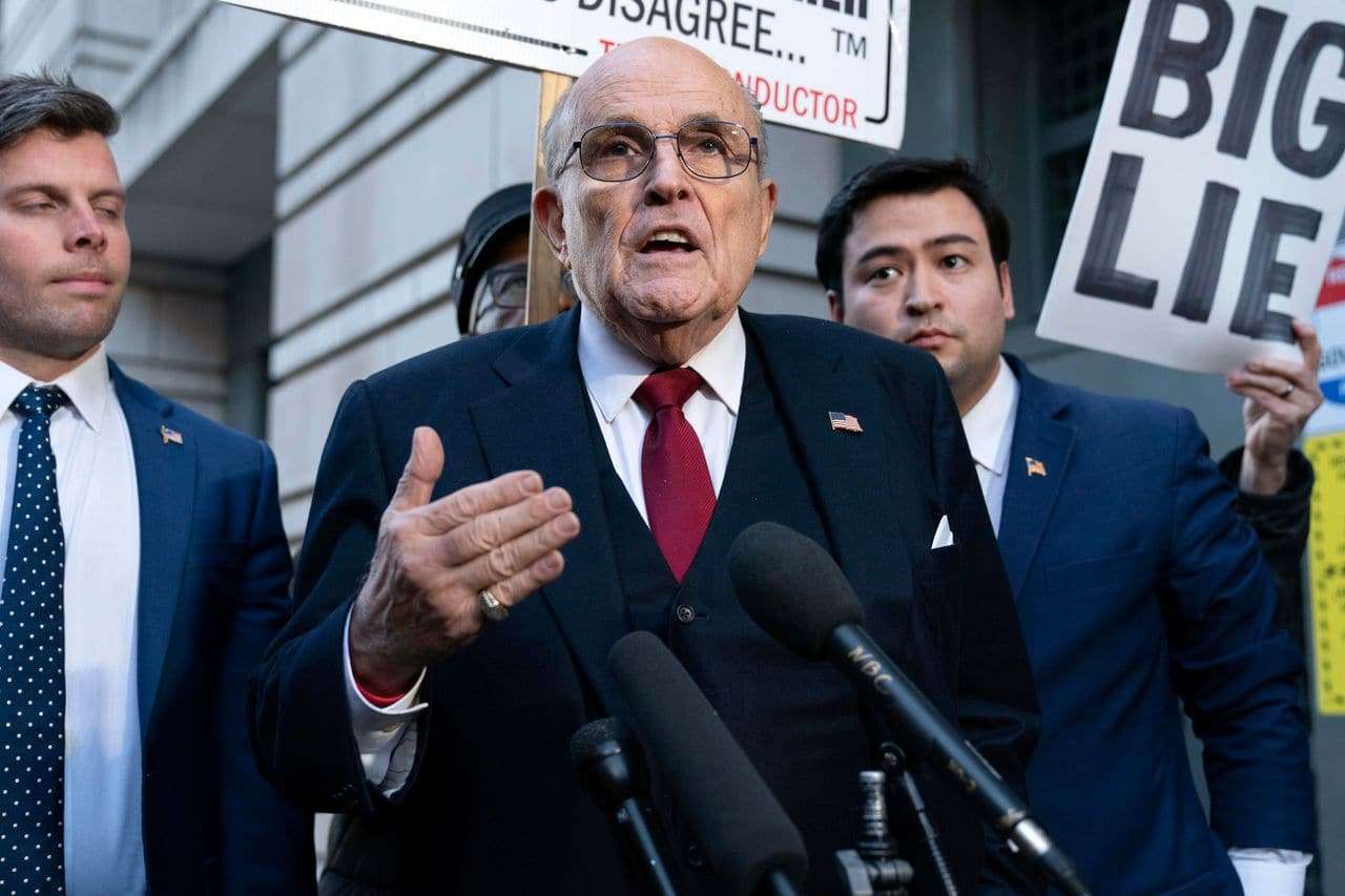 Rudy Giuliani è in bancarotta dopo la sentenza di condanna per diffamazione