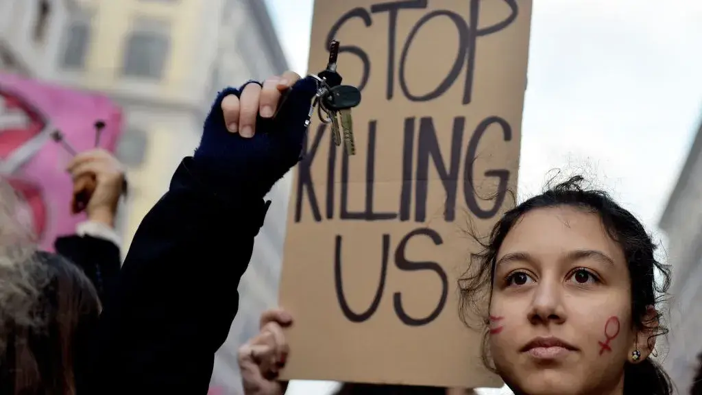 Giornata contro la violenza sulle donne, Mattarella: "Numeri allarmanti"