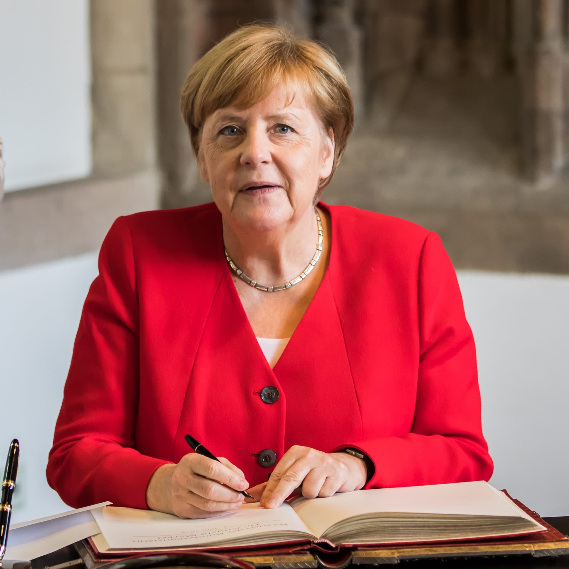 angela-merkel-mai-lockdown-così-duro
