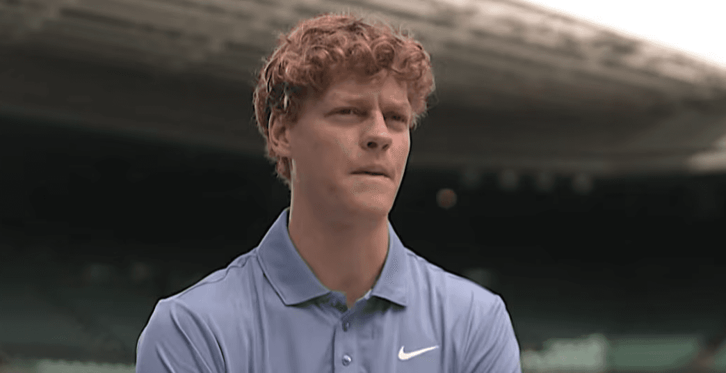 Sinner sfida il caldo prima di Wimbledon: spunta la giacca speciale contro le temperature record