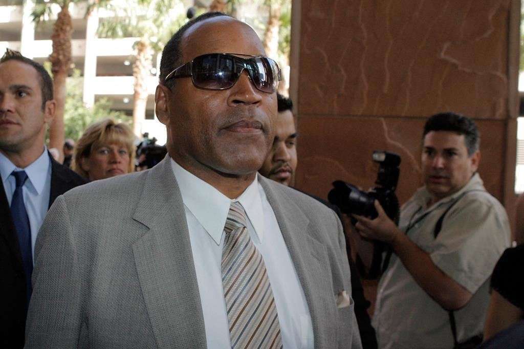 E’ morto O.J. Simpson, l’ex campione di football assolto per l’omicidio dell’ex moglie e un amico di lei