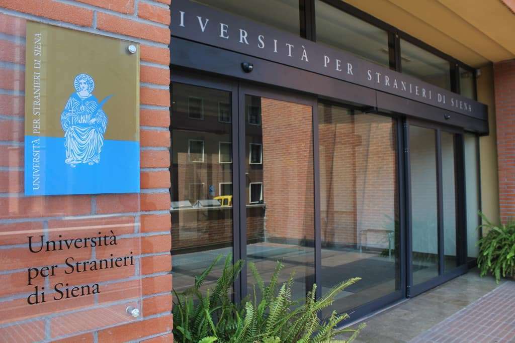 Siena, l’Università per Stranoieri sospende le lezioni per la festa di fine Ramadan