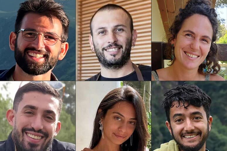 Gaza, trovati i corpi di sei ostaggi: sono i ragazzi rapiti al Rave. Rabbia e proteste