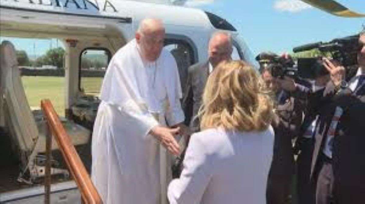 G7. Il giorno di papa Francesco