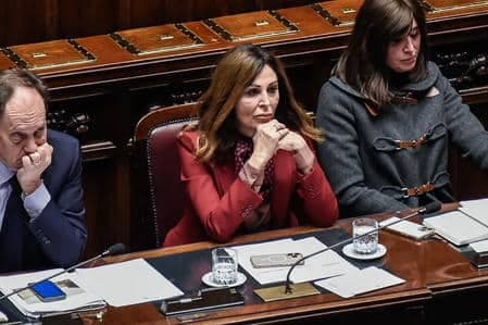 Santanchè, la Camera boccia la sfiducia